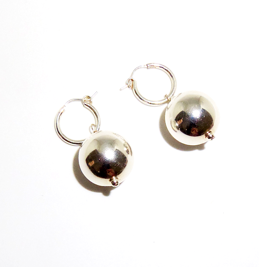 Minimal Droplet Earrings
