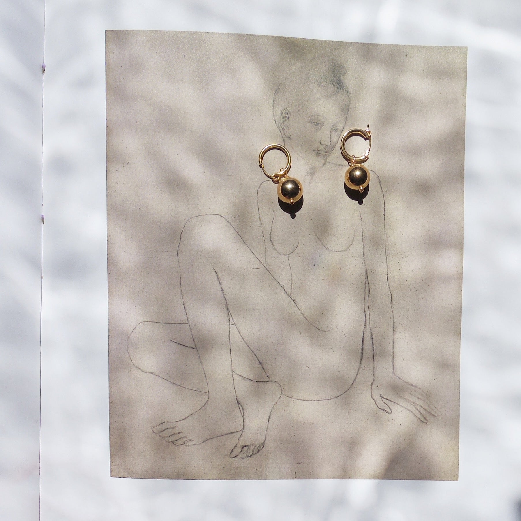 Minimal Droplet Earrings